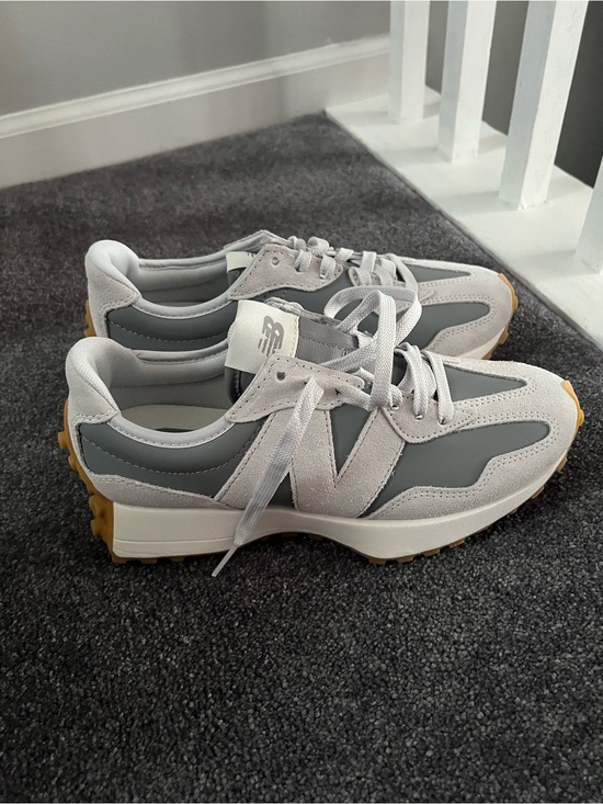 New Balance Shoes - New Balance 327 Women's Grey & White Retro Runner Sneakers
